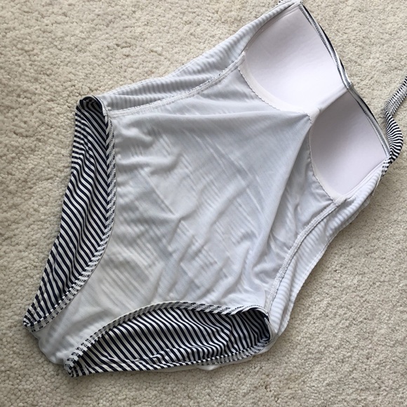 NWOT Nip Tuck Swim Sorrento Stripe Joanne One Piece Swimsuit Size 6 - Picture 10 of 16